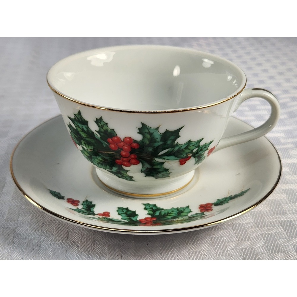Vintage LEFTON 1995 Geo Z Lefton HOLLY BERRIES Pattern Set Cup & Saucer #10421
